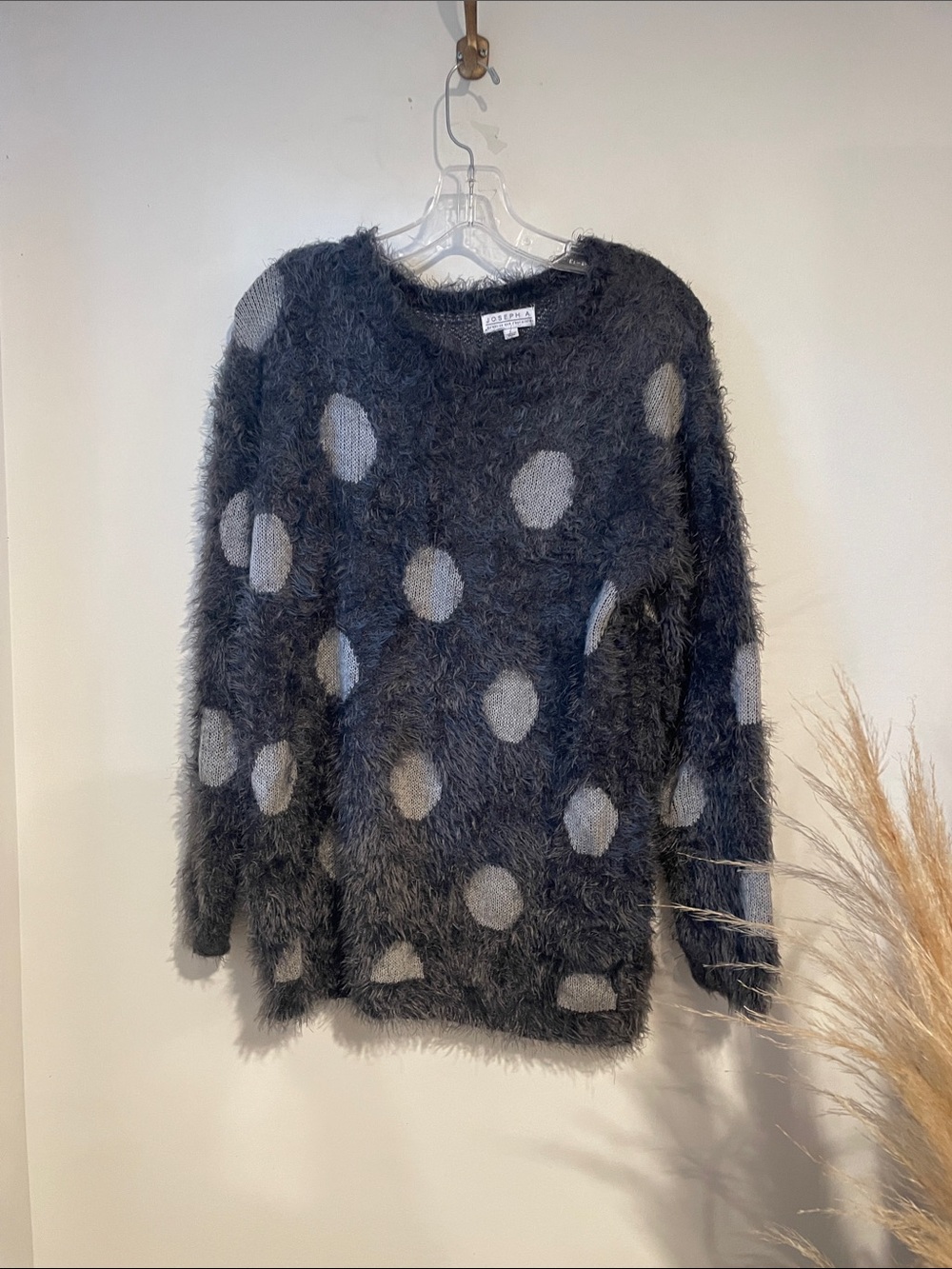 Joseph Gray Fuzzy Crewneck Sweater with Light Gray Polka Dots Sz L B136